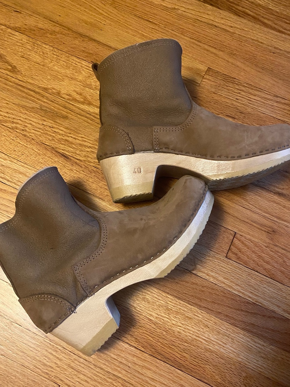 No. 6 clog boot - size 40